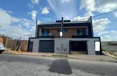 Linda casa geminada em a“tima localizaa‡aƒo do bairro guaruja mansa•es em betim.