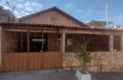 Linda casa em a“tima localizaa‡aƒo do bairro capelinha em contagem.