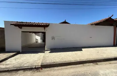 Excelente casa em lote de 720 metros no bairro praia em contagem