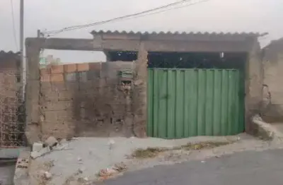 Excelente casa em lote de 400 metros no bairro piratininga em ibirita‰