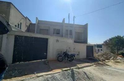 Linda casa geminada 03 quartos no monte verde em betim