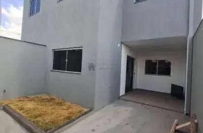 Linda casa geminada duplex com entrada individual na melhor localizaa‡aƒo do bairro guaruja mansoes