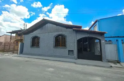 Casa com 3 quartos para alugar na Rua Olega¡rio Maciel, Centro, Esmeraldas