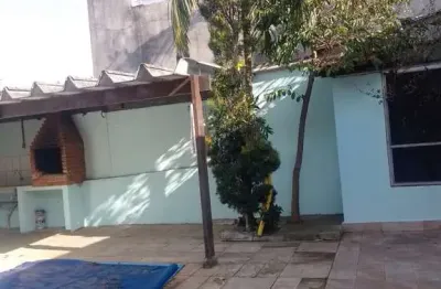Casa com 3 quartos para alugar na Rua Orlando Pinto Ribeiro, Vila Campo Grande, São Paulo