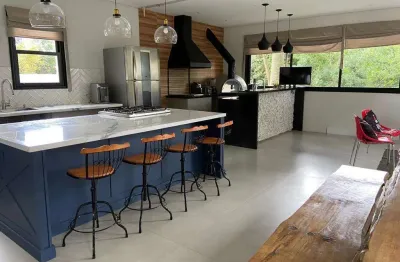 Sobrado com 3 dormitórios à venda, 427 m² por r$ 1.600.000,00 - terras do madeira - carapicuíba/sp