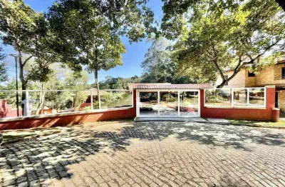 Casa com 5 dormitórios à venda, 1400 m² por r$ 4.900.000,00 - chácara dos lagos - carapicuíba/sp