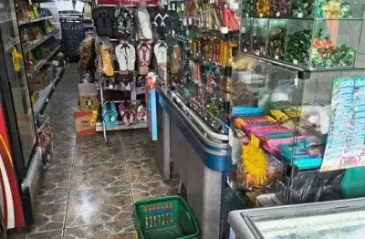 Casa comercial à venda na Avenida dos Trabalhadores, Conceição, Osasco