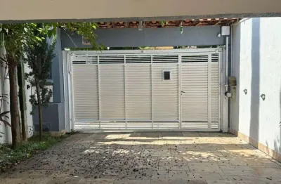 Casa com 3 quartos para alugar na Rua Bartolomeu Feio, Vila Cordeiro, São Paulo