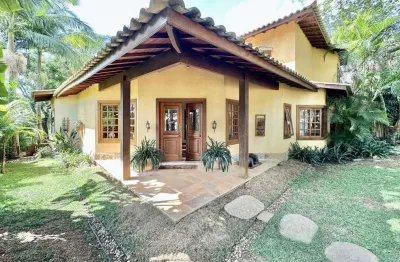 Cond. vila de são fernando - 4 stes, 2 escritórios. madeiramento freijó. piscina, churrasqueira, la