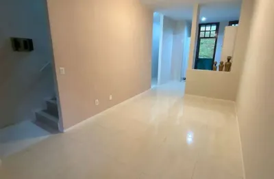 Casa com 2 quartos à venda na Rua Grécia, Jardim dos Ipês, Cotia