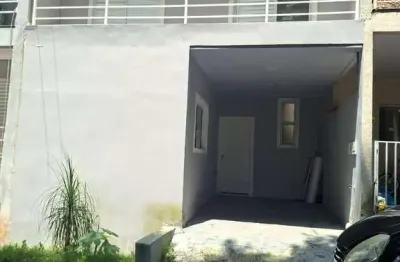 Casa com 2 quartos para alugar na Rua Maracatu, Chácara Canta Galo, Cotia