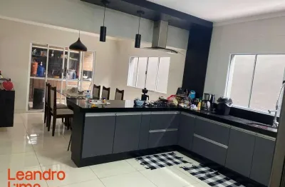 Casa com 3 dormitórios à venda, 150 m² por R$ 585.000,00 - Cocaia - Guarulhos/SP