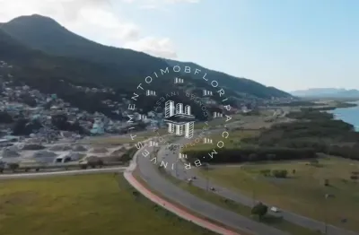 Terreno com ótima viabilidade para construção no saco dos limões