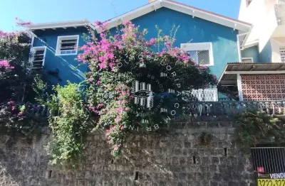 Casa com 2 pisos a venda no centro de florianópolis