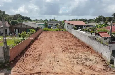 Terreno limpo e murado, para venda no balneário rio gracioso, localizado na cidade de itapoá / sc.