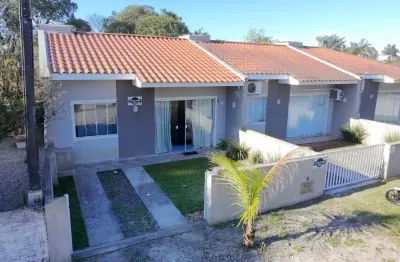 Casa para venda no bairro rainha do mar, localizado na cidade de itapoá /sc.