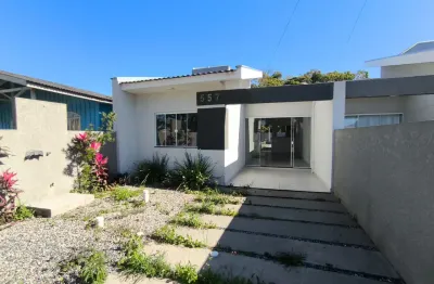 Casa nova com amplo terreno para venda no balneário parque, localizado na cidade de itapoá / sc.