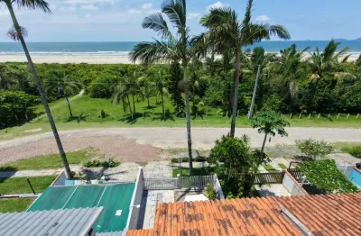 Sobrado PÉ NA AREIA para Venda no bairro BAMERINDUS, localizado na cidade de Itapoá / SC.