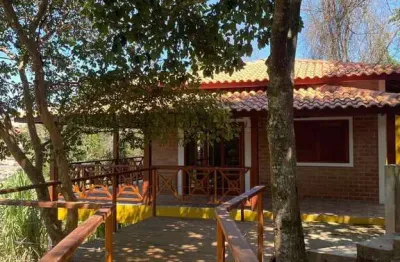 Imperdível oportunidade! casa à venda em cunha-sp, bairro varzea do gouveia: 2 quartos,  2 salas, 2 banheiros, 1 vaga de garagem, 159 m²