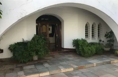 Casa à venda e locação 4 quartos, 2 suites, 3 vagas, 581.9m², centro, jaú - sp