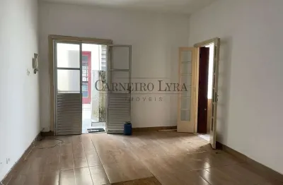 Apt para locação em prédio charmoso na rua clélia com 1 dormitório