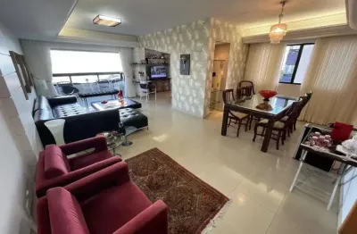 Amplo apartamento com linda vista definida do mar, nascente