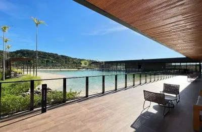 Terreno de 309m2 com lago nos fundos no condomínio fechado na pedra branca - palhoça- sc