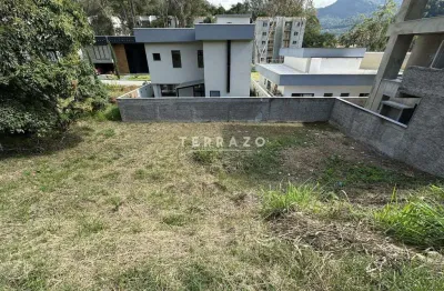 Terreno em condomínio com 220 m² - posse - teresópolis/rj