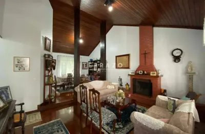 Casa para aluguel, 5 quartos, 2 suítes, 5 vagas, Tijuca - Teresópolis/RJ