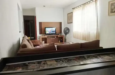 Casa com 3 quartos à venda na Vila São José, Taubaté 