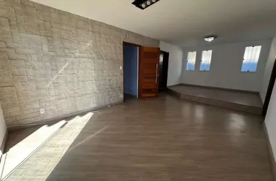 Linda casa no bairro jardim satélite em são josé dos campos/sp