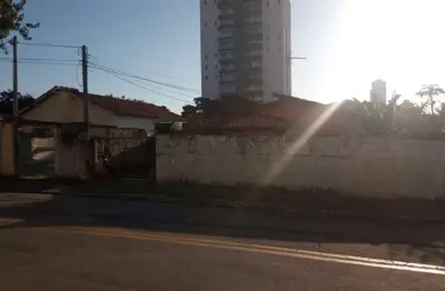 Realize Seu Sonho de Construção: Terreno à Venda! Espaço para Seus Projetos