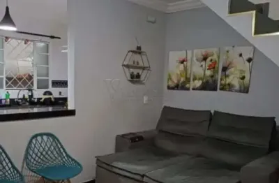 Casa Sobrado à Venda no Condomínio Riviera de Portugal em São José dos Campos, SP.