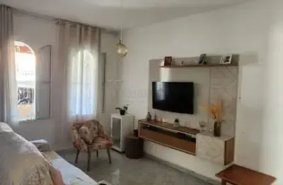 Casa à Venda no Vila Tesouro: 150m² de Terreno e 85m² de Construção!