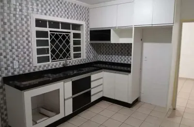Casa à venda com 125m² de terreno e 70m² de construção