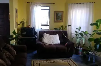 Casa com 2 quartos à venda no Jardim Colônia, Jacareí 