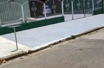 Locação de casa no jardim satélite, terreno inteiro, 3 dorms,suite, 4 garagem!!!