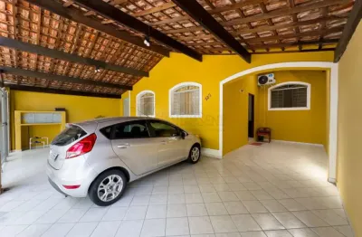 Casa térrea com edícula assobradada completa à venda no parque industrial