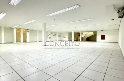 Prédio comercial para locação ou venda no centro com 1215 m² | 2 amplos salões, 5 salas e 6 banheiros