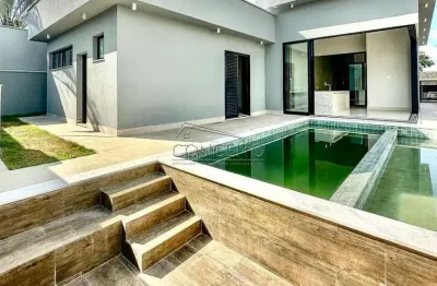 Casa térrea à venda no residencial damha com 234 m² | 3 suítes com portas balcão e 4 vagas de garagem, sendo 2 cobertas.