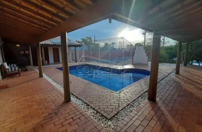 Chácara à venda no condomínio colinas do piracicaba com 380 m² | 4 suítes, quarto de despejo e 4 vagas cobertas.