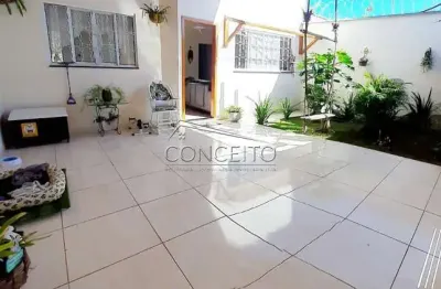 Casa térrea no residencial são luiz com 97m² | 2 dormitórios sendo 1 suíte e 2 vagas de garagem cobertas.