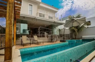 Sobrado à venda no condomínio morada do engenho com 376m² | 4 suítes e 4 vagas de garagem.