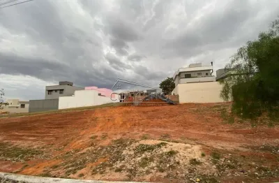 Terreno à venda no condomínio residencial são luiz com 300m² de área total.