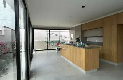 Casa semi térrea à venda no condomínio reserva do engenho com 220 m² | 3 suítes, escritório com banheiro e 4 vagas de garagem.