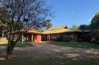 Casa térrea à venda no bairro dois córregos com 490,54 m² | 5 dormitórios, sendo 4 suítes e 8 vagas de garagem.