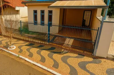 Casa térrea à venda no centro de leme com 93,90 m² | 3 dormitórios, 2 banheiros e 1 vaga de garagem fechada