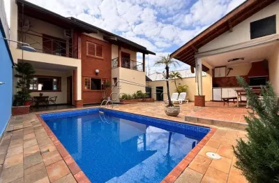 Sobrado à venda no bairro nova américa com 263 m² | 4 dormitórios, sendo 1 suíte com banheira, piscina e 4 vagas de garagem.