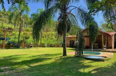 Chácara à venda na cidade são pedro com área construída de 246 m² | 3 suítes, lago com carpas, edícula e 2 vagas cobertas.