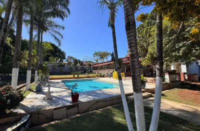 Chácara disponível para venda ou locação no bairro dois córregos com 230 m² | 3 dormitórios, sendo 1 suíte, piscina, campo de futebol e 10 vagas.